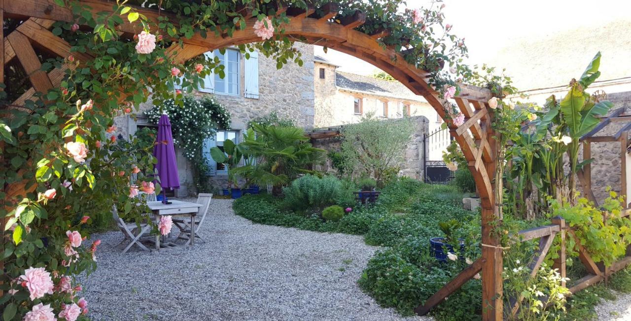 Chambres D'Hotes Du Presbytere La Bastide-l'Eveque 外观 照片